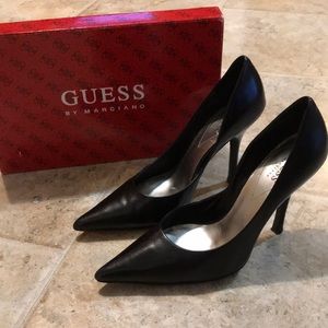 Guess black leather shoes EUC
